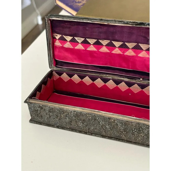 Vintage Fine Jewelry Box Heavy Celluloid box satin silk lined - Picture 7 of 12